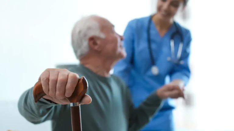 ค่าใช้จ่ายจ้างผู้ดูแลผู้สูงอายุ ปี 2569 ควรรู้อะไรก่อนตัดสินใจจ้าง?