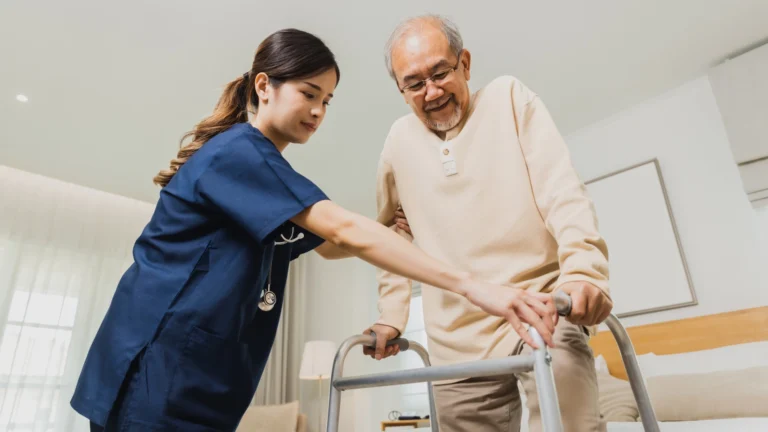 NA คืออะไร? รู้จัก Nursing Assistant หน้าที่ คุณสมบัติ เงินเดือน และความแตกต่างจาก PN, RN และ Caregiver