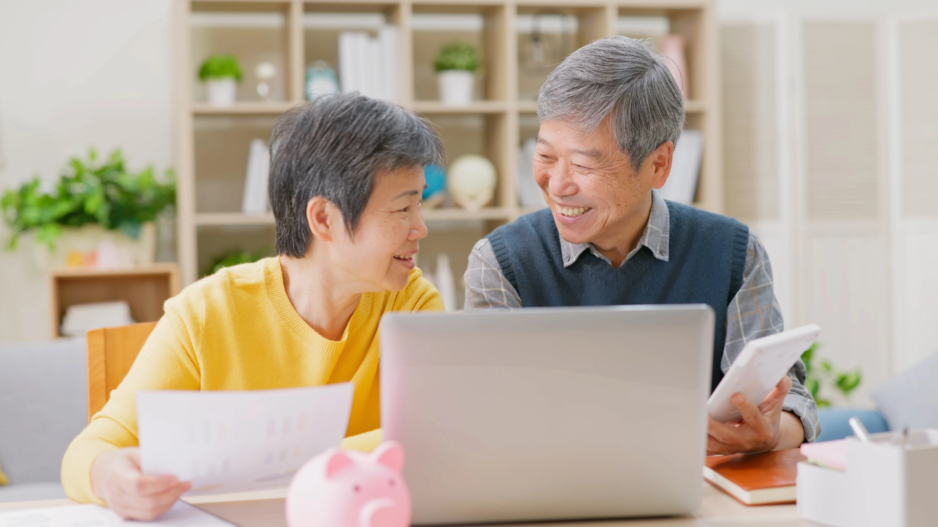 ประกันผู้สูงอายุ เลือกแบบไหนดี? เปรียบเทียบบริษัทประกัน พร้อมวิธีเลือกแผนให้เหมาะกับผู้สูงวัย อัปเดตปี 2569