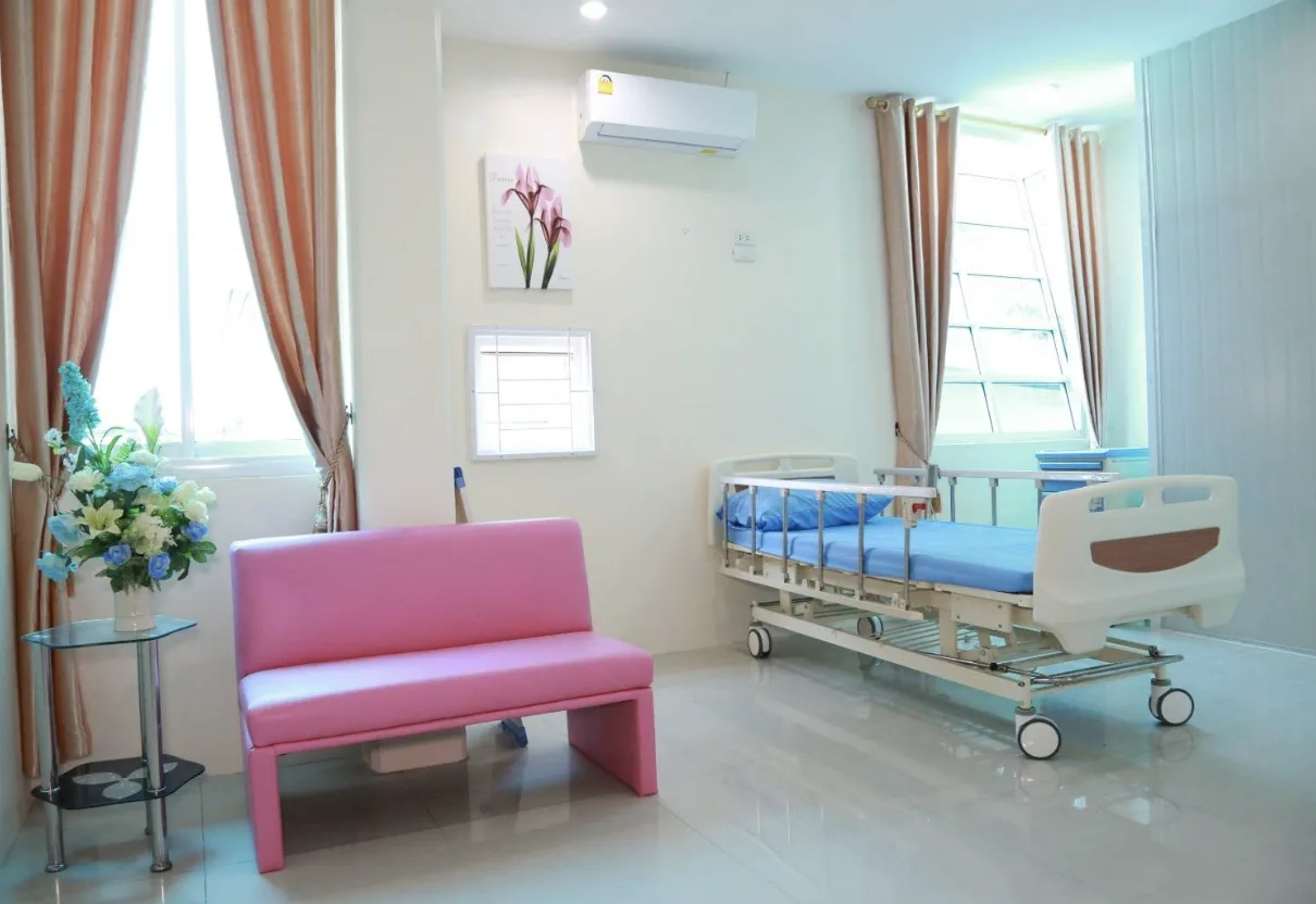 ศูนย์ดูแลผู้สูงอายุ Take Care Nursing Home ดูแล ห่วงใย ใส่ใจ ดุจญาติของเรา รูปบรรยากาศ 6