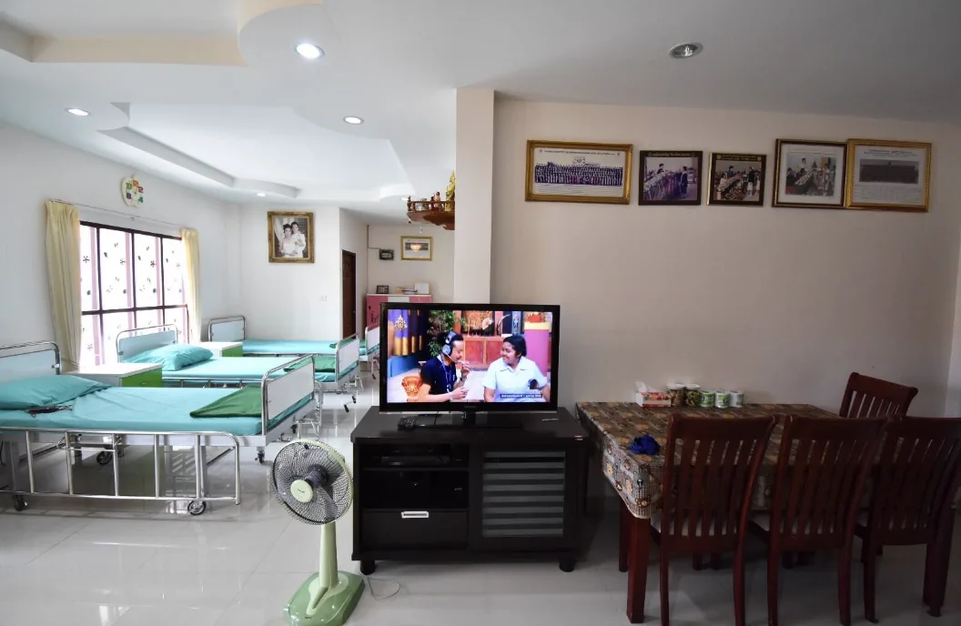 ศูนย์ดูแลผู้สูงอายุเนอร์ซิ่งแคร์ โพธาราม รูปบรรยากาศ 2