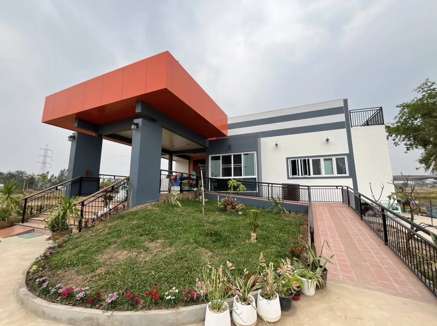 ฮักเนอร์สซิ่งโฮม HUG Nursing Home (โนนม่วง)
