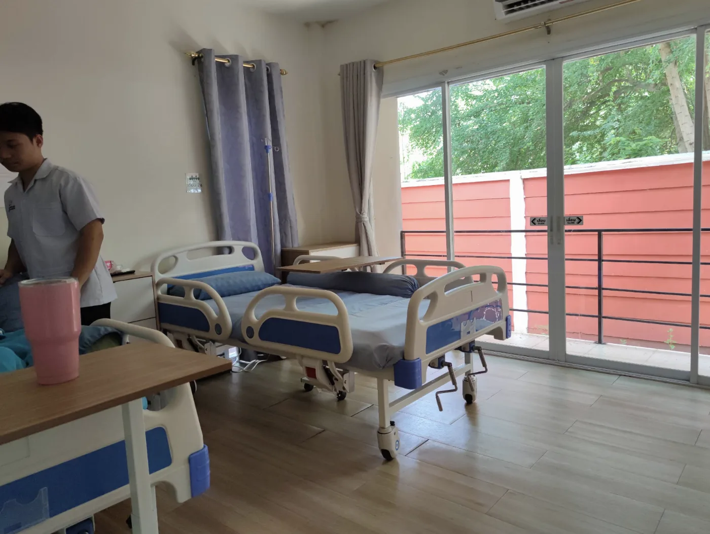 ศูนย์ดูแลผู้สูงอายุบ้านอุ่นรักเนอร์สซิ่งโฮม สุขุมวิท รูปบรรยากาศ 3