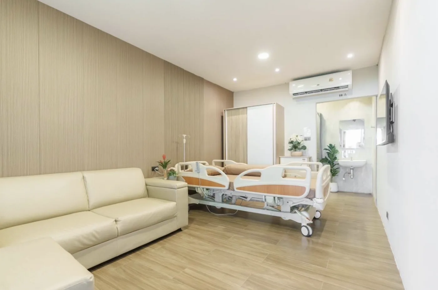 ศูนย์ดูแลผู้สูงอายุ และผู้ป่วยระยะพักฟื้น CNH NURSINGHOME สาขาเลียบทางด่วน รามอินทรา (Chapter Nursinghome) รูปบรรยากาศ 4