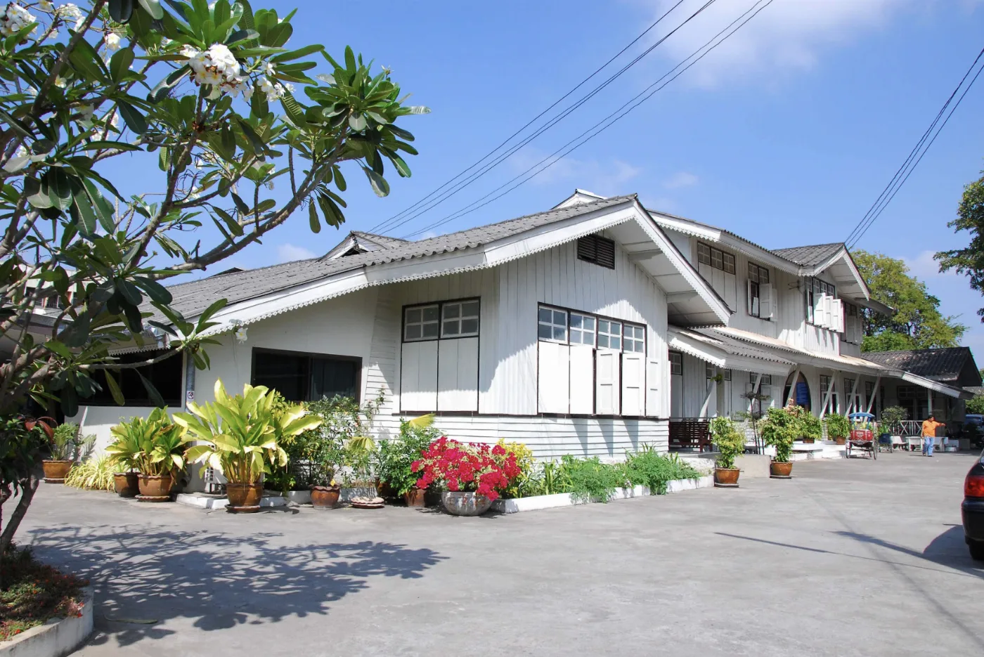 สถานสงเคราะห์คนชราบ้านธรรมปกรณ์ (วัดม่วง)