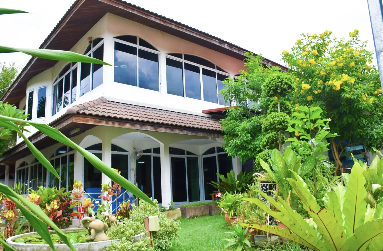 Namthip Nursing Home