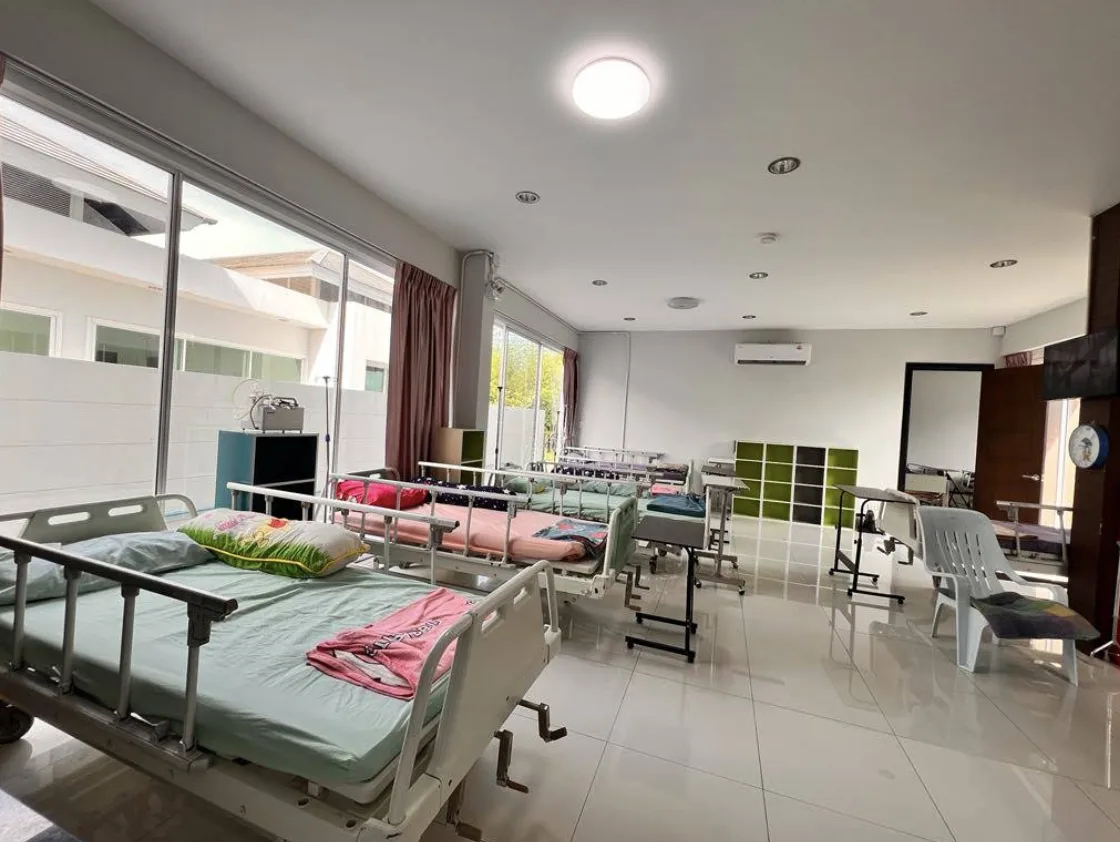 เพชรจิราเนิร์สซิ่งโฮม (PETHCHIRA NURSING HOME)