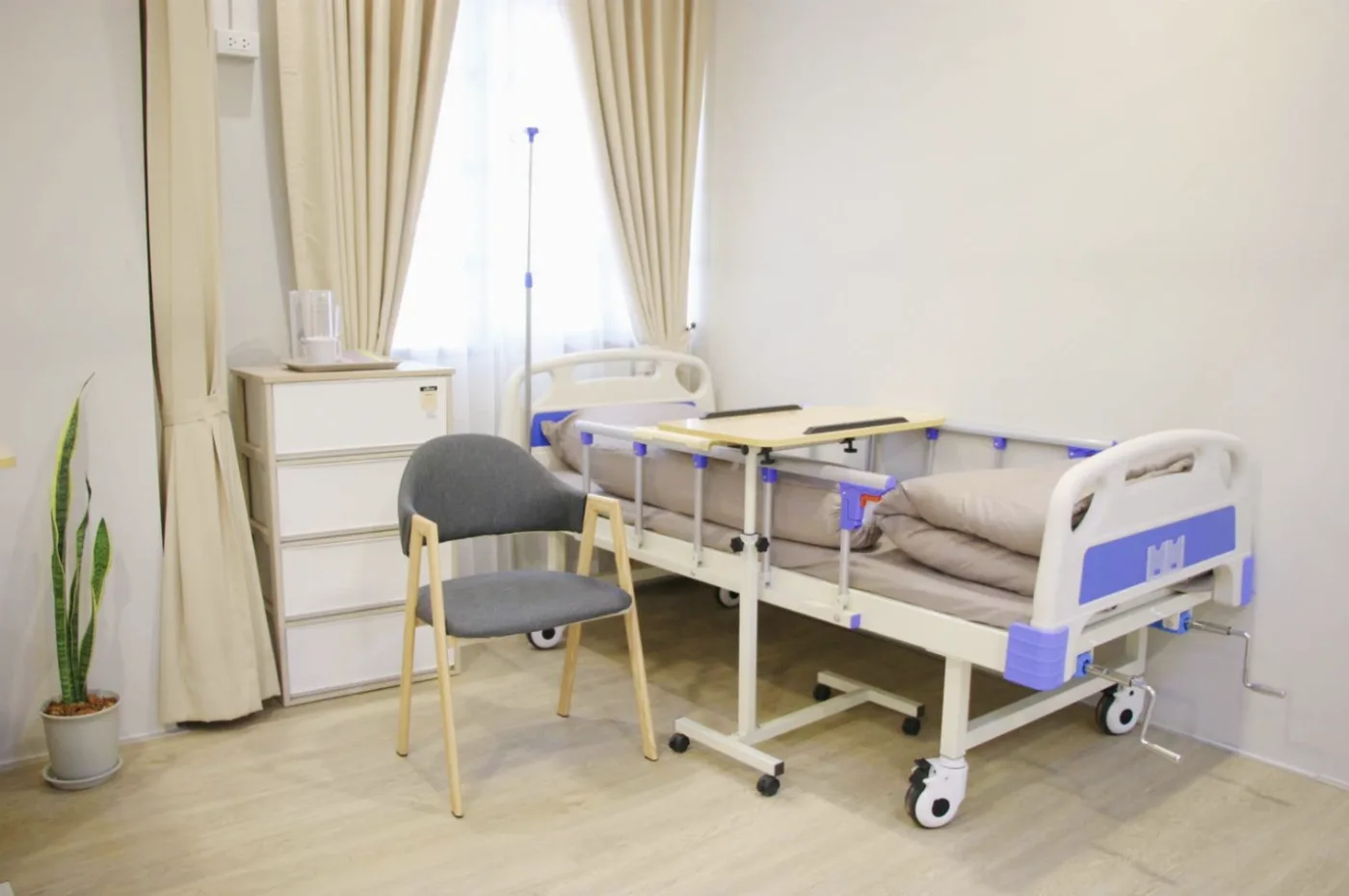 CNH Nursing Home (สาขาบางบัวทอง)