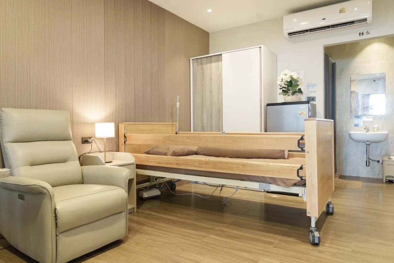 CNH Nursing Home (สาขาบางพูน)